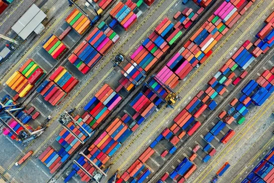 20ft & 40ft Shipping Containers: Dimensions, Specs & Weight