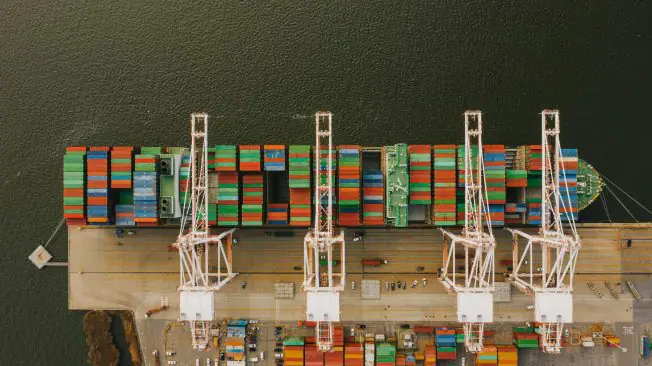 Freight Charges & Fees: Meaning, Types & Tips To Reduce Them